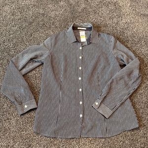 NWT VanHeusen size L Button Down Shirt